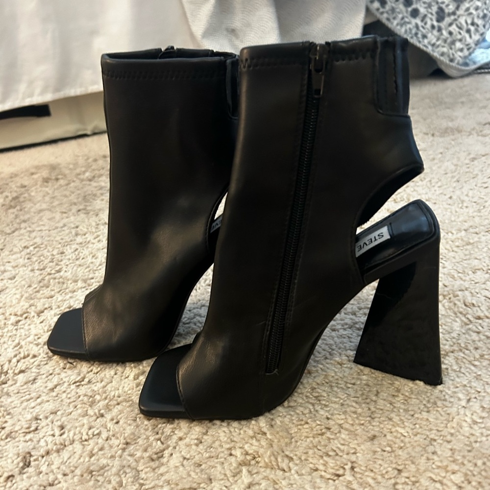 Steve Madden Black Cut-Out Heeled Boots